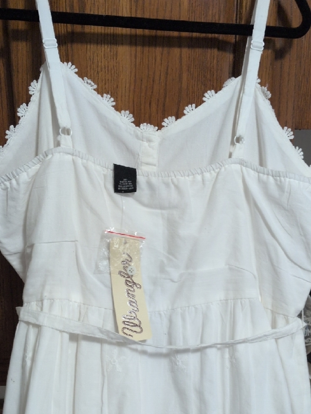 Wrangler White Eyelet Button-Front Maxi Dress - Picture 4 of 6